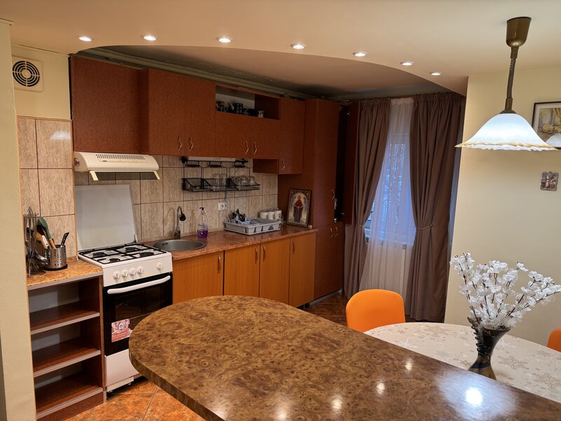 13 Septembrie, str. Baltagului ap. 2 camere cu centrala proprie si parcare